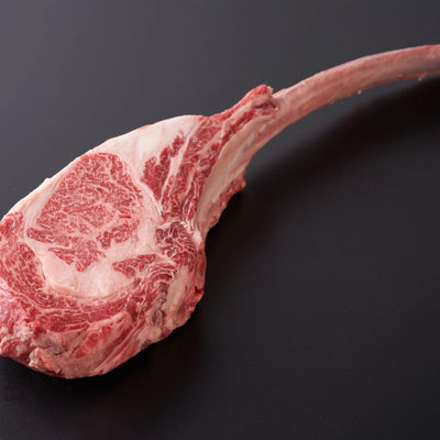 Entrecote Tomahawk Wagyu Stone Axe Australien